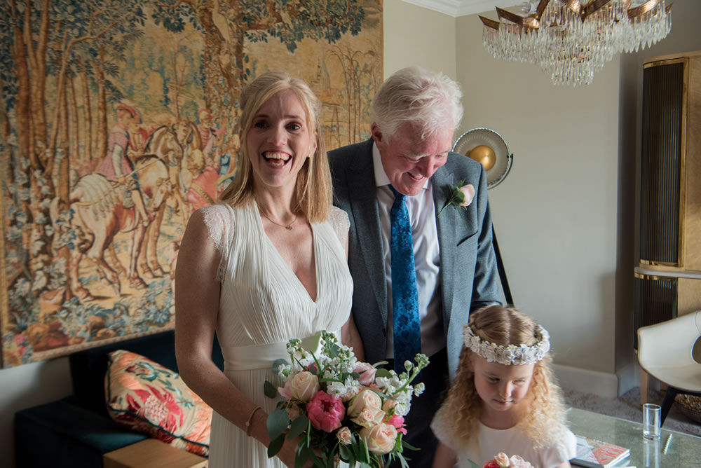 Bride with father berfore ceremony