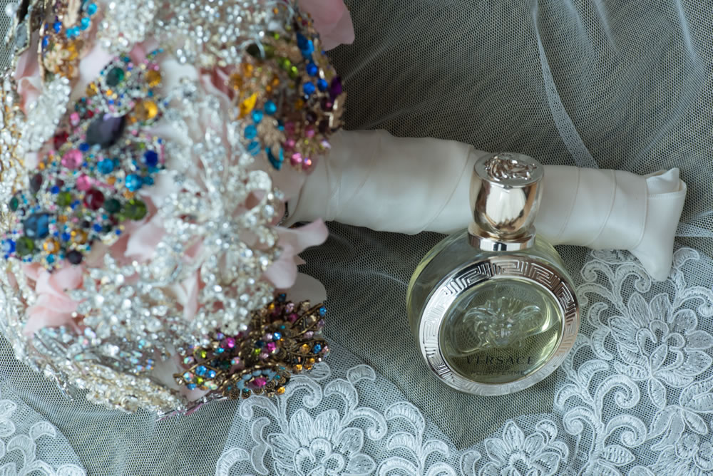 Bride&rsquo;s wedding accessories