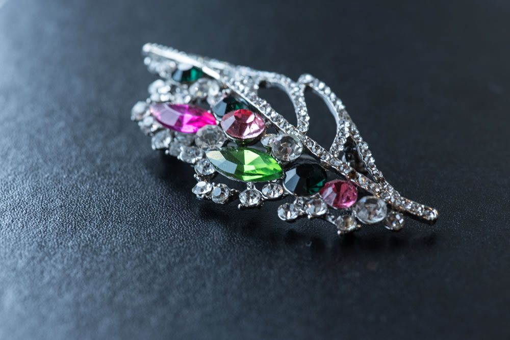 Groom&rsquo;s jewelled lapel pin