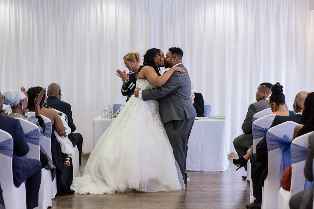 Couple&rsquo;s first kiss